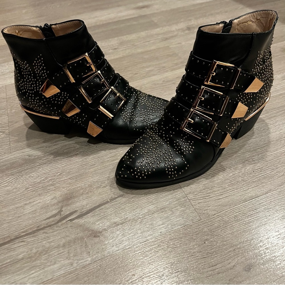 Jessica Buurman Carmen Black Boot with Gold Studs